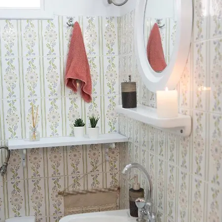 Akratos Wine House * 奈德里